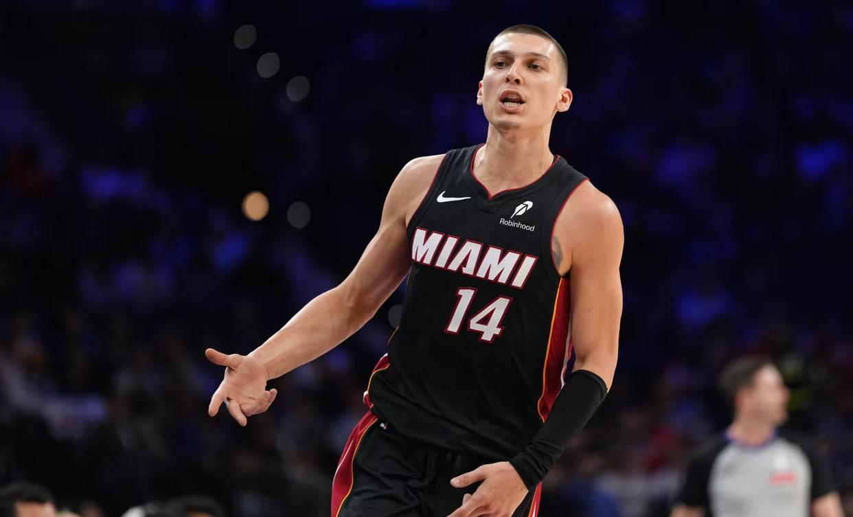 开云网页版-塔图姆在老鹰比赛中最后时刻胜出，领先优势明显引发热议！-开云网页版